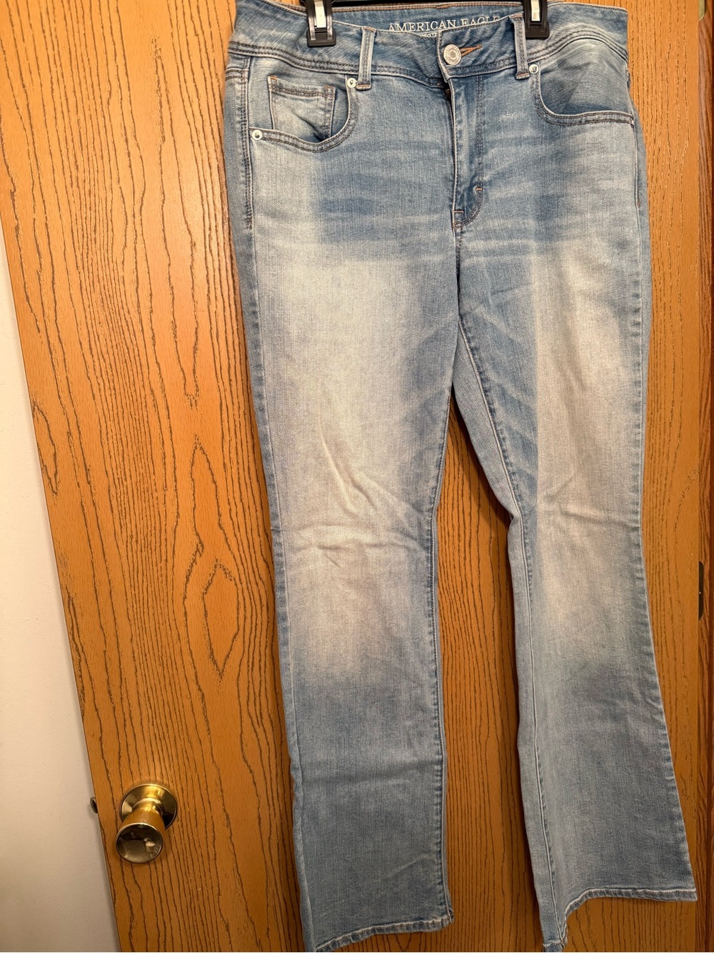 Size 12 regular American Eagle super stretch kick boot jeans